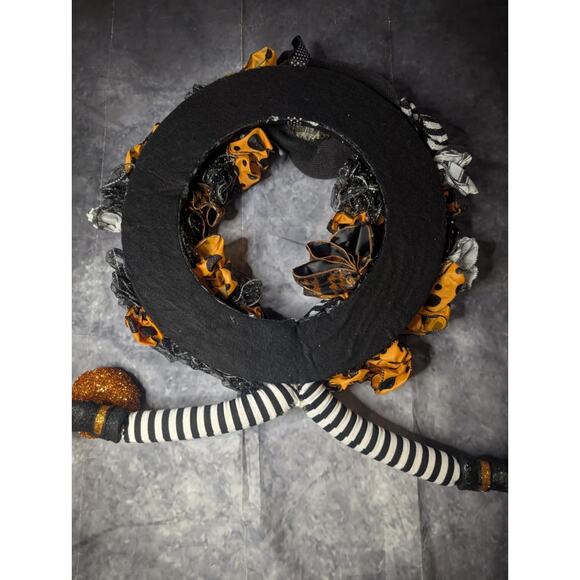 Large Halloween Witch Wreath Hat Legs Pumpkins Front Door Fall Decoration - Picture 9 of 12